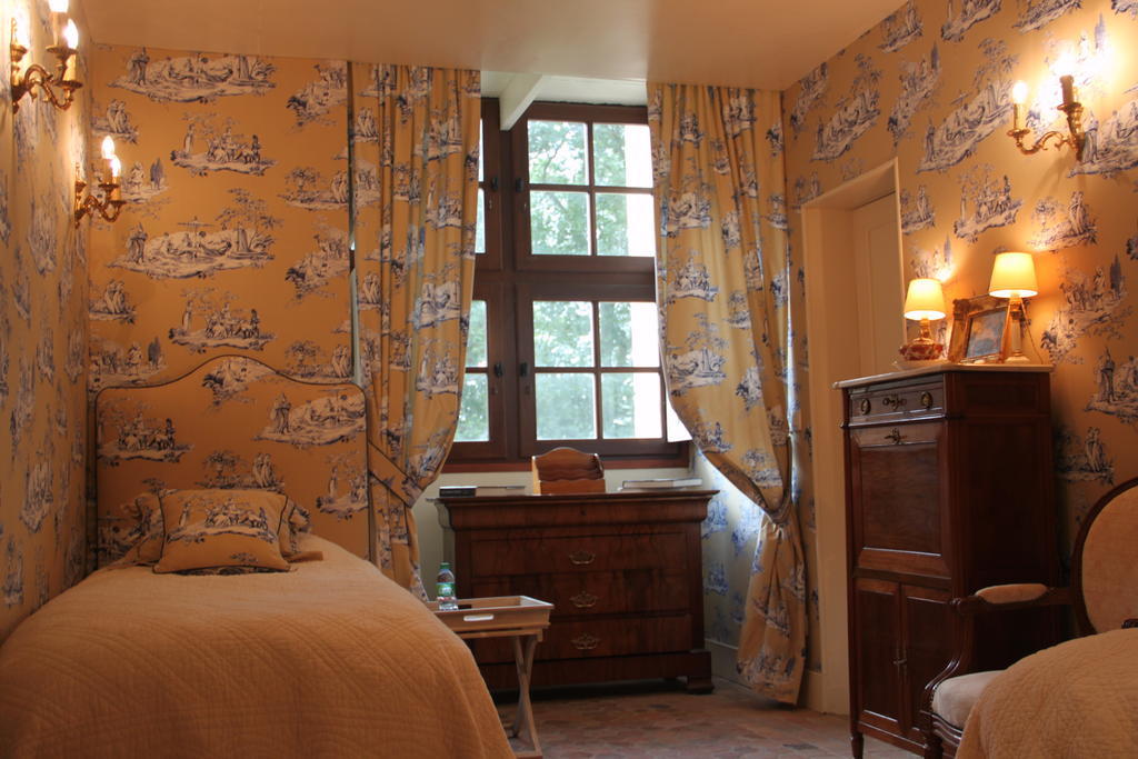 Chateau De Brissac Bed & Breakfast Room photo